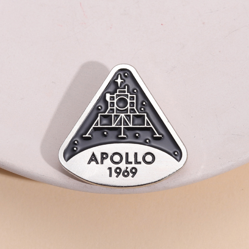 Commemorative Brooch 1969 Apollo Successful Moon Lavings Badge Metal Fashion Pins Jewelry Accessories Lovers Commemorative Brooch 1969 Apollo Successful Moon Lavings Badge Metal Fashion Pins Jewelry Accessories Lovers