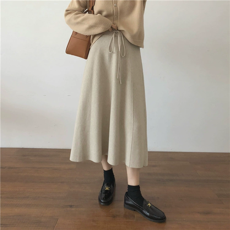 Осеннее трикотажное А-образное платье-юбка 2025 года в корейском ретро-стиле, однотонное, универсальное, с завышенной талией, стройнящее, средней длины