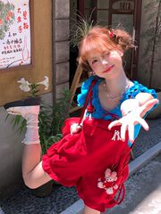 一整套日系可爱多巴胺蓝色木耳边上衣女夏季新款宽松显瘦背带裙