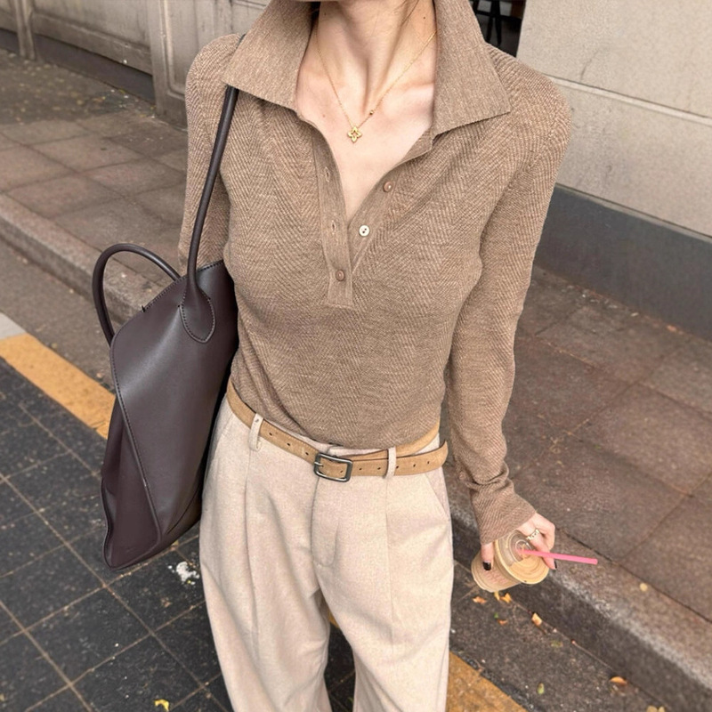 Coffee-Colored Short Polo Collar Knit Sweater for Women, Autumn and Winter, Elegant and Sophisticated, Suitable as an Inner Layer or Top