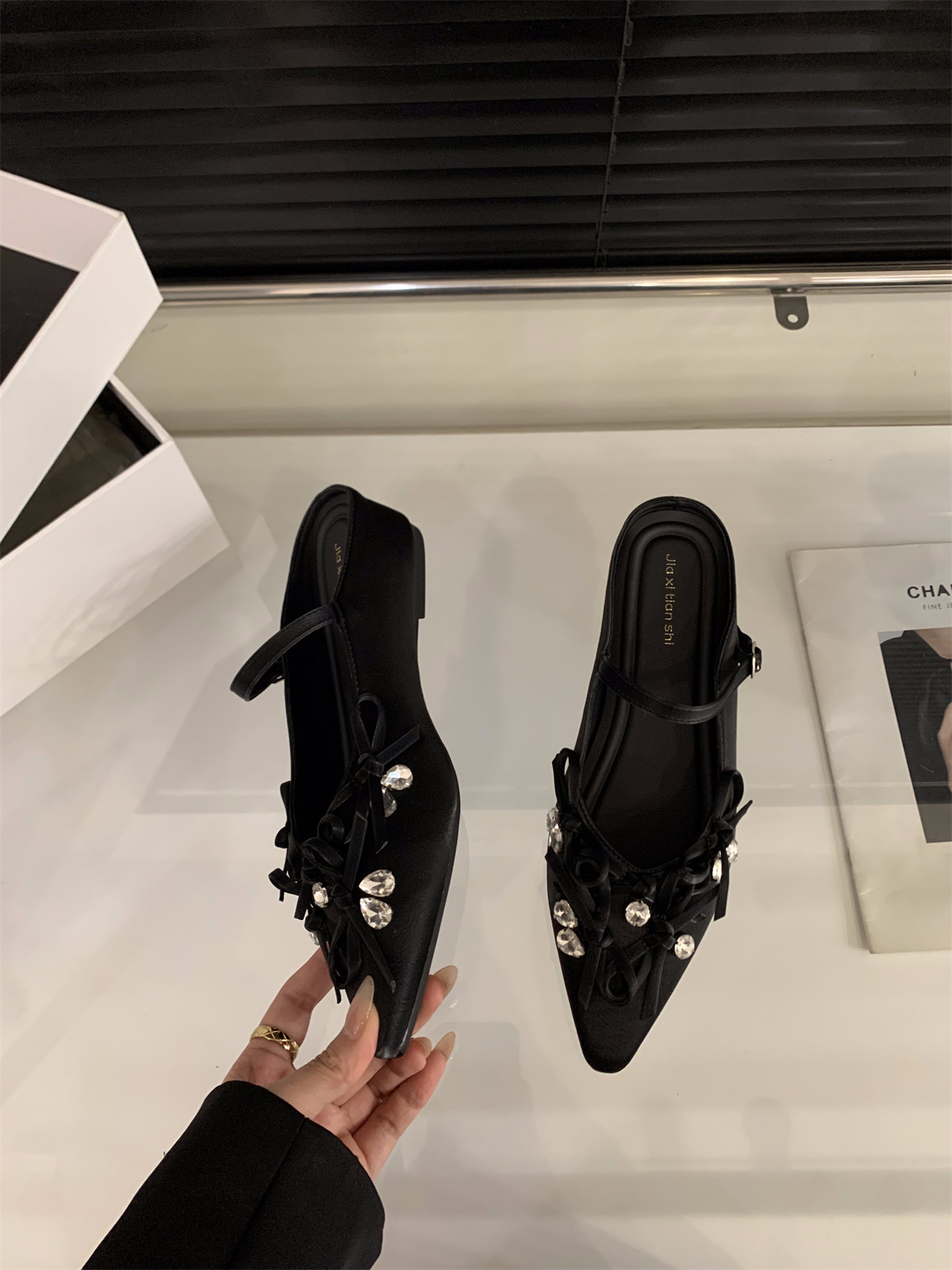 Media pantuflas de puntera plateada interior, zapatos de mujer, desgaste exterior 2025 nuevos zapatos de lazo Mary Jane de primavera y verano