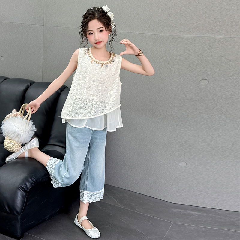 Girls' Sleeveless Suit 2025 Summer New Style Big Children's Bohemian Style Vest Lace Denim Cropped Pants Two-Piece Set