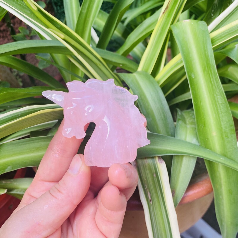 热销 粉晶天然水晶原石雕刻独角兽摆件 图 3