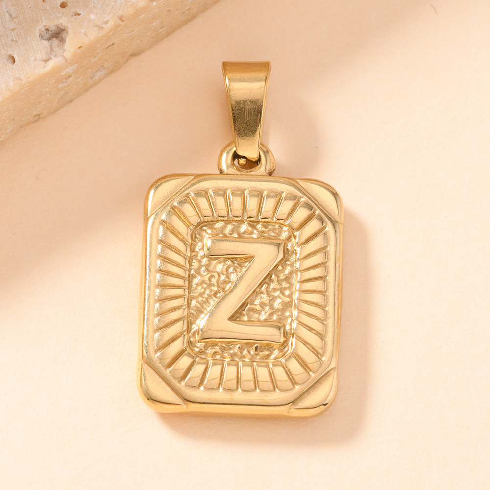 Colgante único europeo y americano estilo explosivo colgante de acero inoxidable fundición marca cuadrada 26 letras inglesas collar colgante accesorios de bricolaje