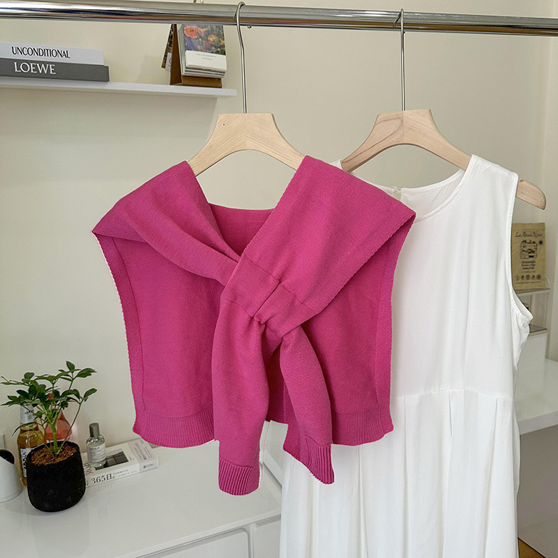 Mantón exterior de mujer 2025 nuevo estilo primavera y otoño a rayas de punto pequeño chal fino de gama alta a juego suéter camisa bufanda