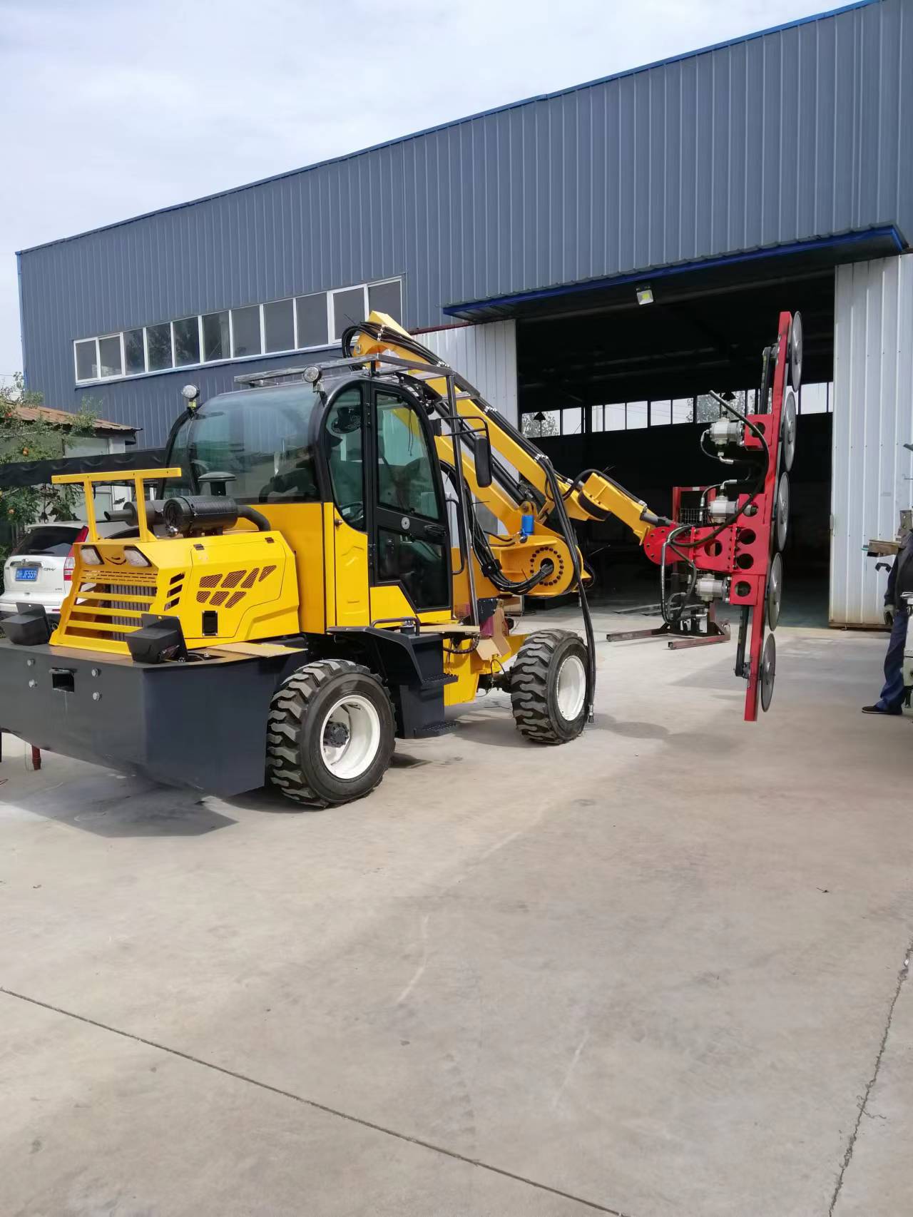 园林绿化带修剪车 高枝车载绿篱机 运行平稳 操作简单