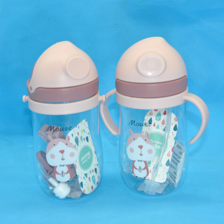 Taza plástica de la paja de los niños taza de consumición del bebé al aire libre portátil estudiante Flip taza con mango taza de consumición