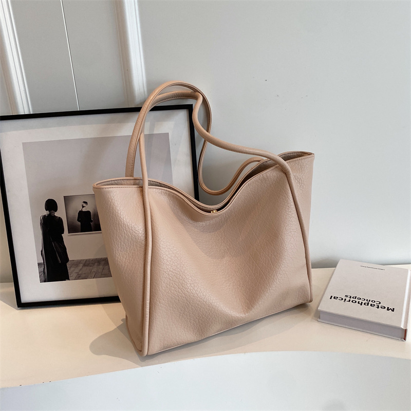 Premium texture versatile women's bag 2023 new fashionable large-capacity commuter bag tote bag_voghion.com