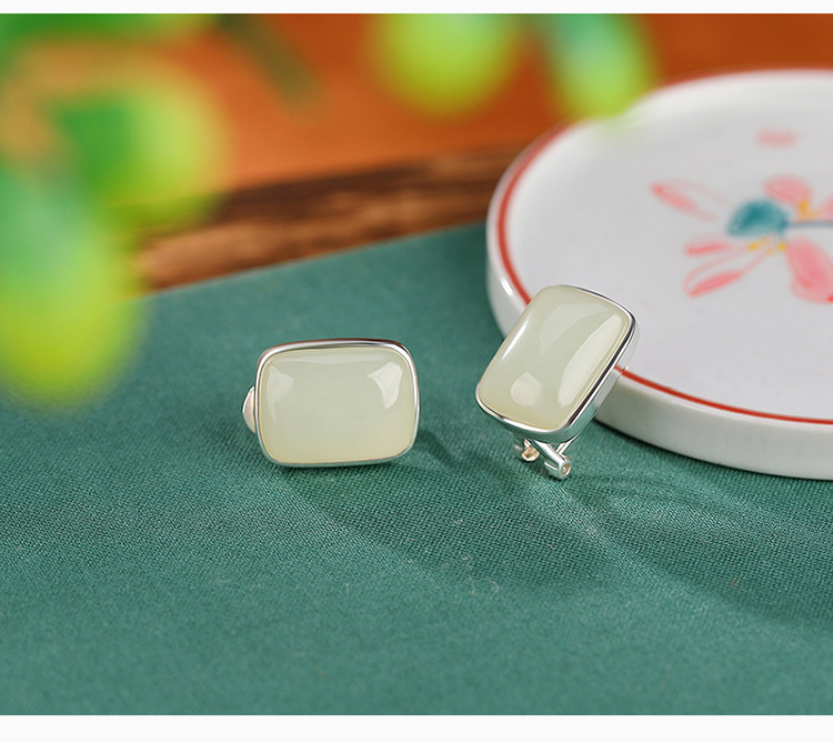 Khuyên tai nữ bạc S925 mạ vàng đính ngọc Hetian hình vuông phong cách đơn giản sang trọng — Kiểu màu bạc chi tiết 5