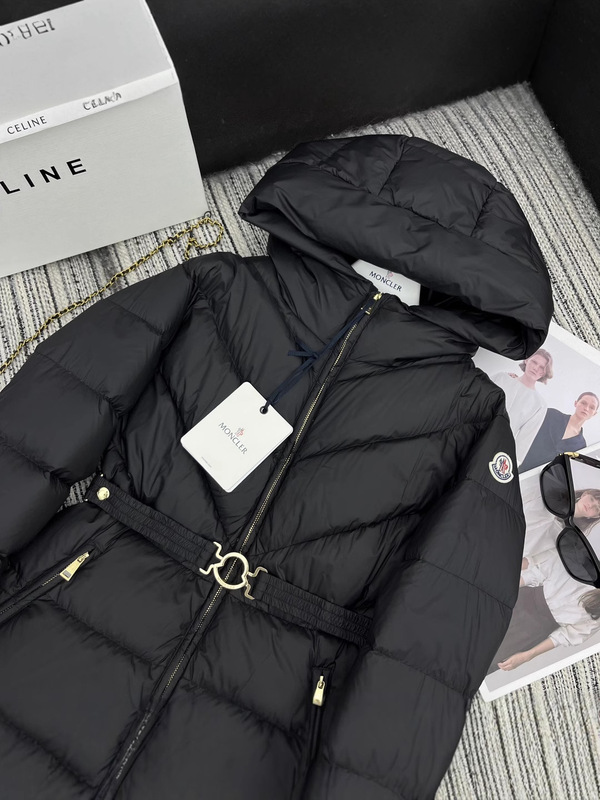 Mon*新款连帽羽绒服外套腰间搭配腰带设计经典袖标点缀90绒|undefined