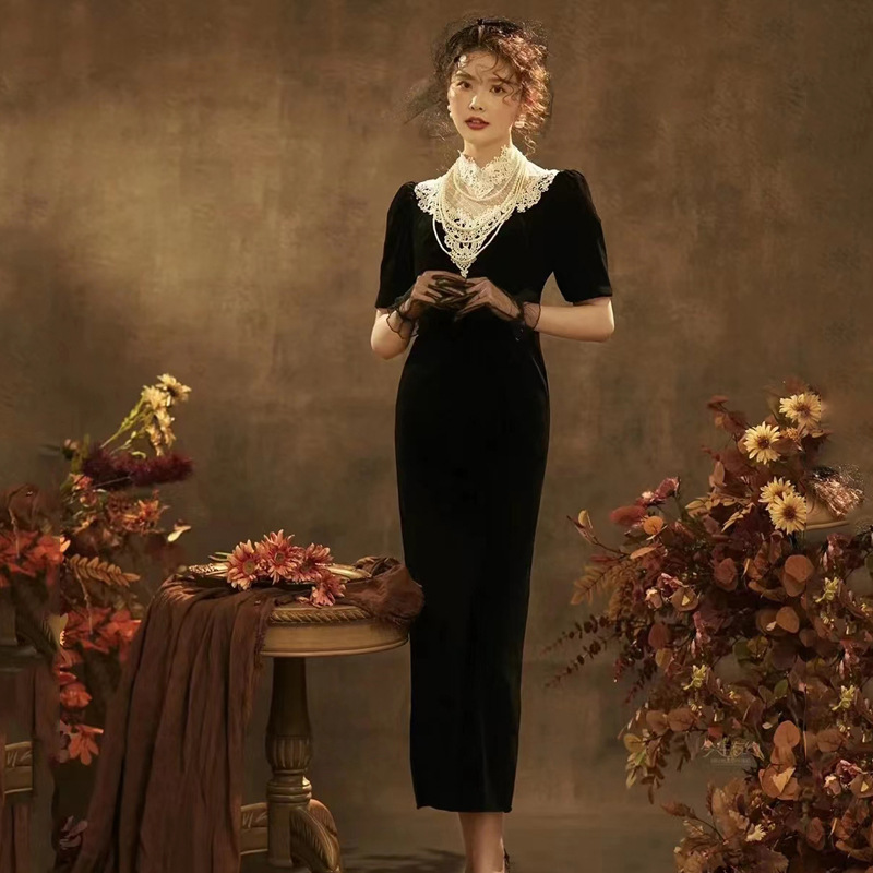 New Retro Chinese-Style Cheongsam Studio Photo Shoot Theme Clothing Couple Photo Velvet Lace Hepburn-Style Dress