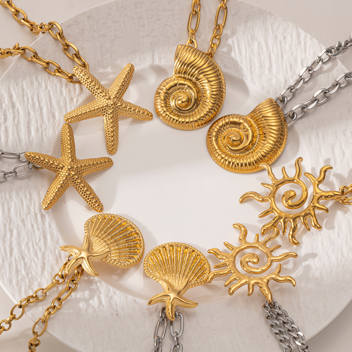 Tena collar de acero inoxidable europeo y americano, cadena femenina que no se desvanece, cadena cubana, concha, estrella de mar, collar de sol, tendencia salvaje