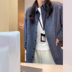 韓国系の青い格子の毛磨きシャツの女性の春秋2025の怠惰でゆったりしたカジュアルなシャツのコート