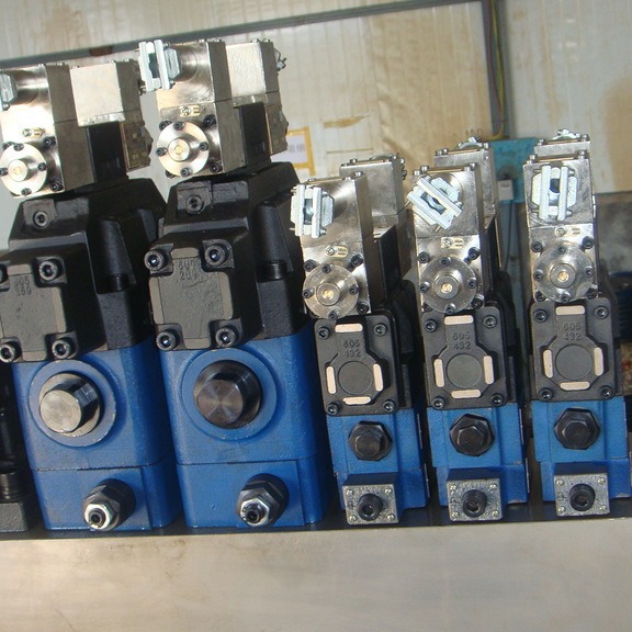 液压站制造商专业制造矿用液压系统，纵剪机液压系统