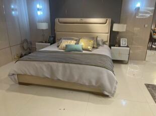 Simple Modern Master Bedroom Small Apartment Light Luxury Bed Modern Simple Double Bed 1.8m Italian Solid Wood Single Bed
