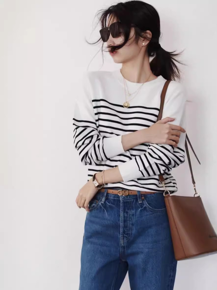 Autumn cotton knitted long-sleeve with a round collar