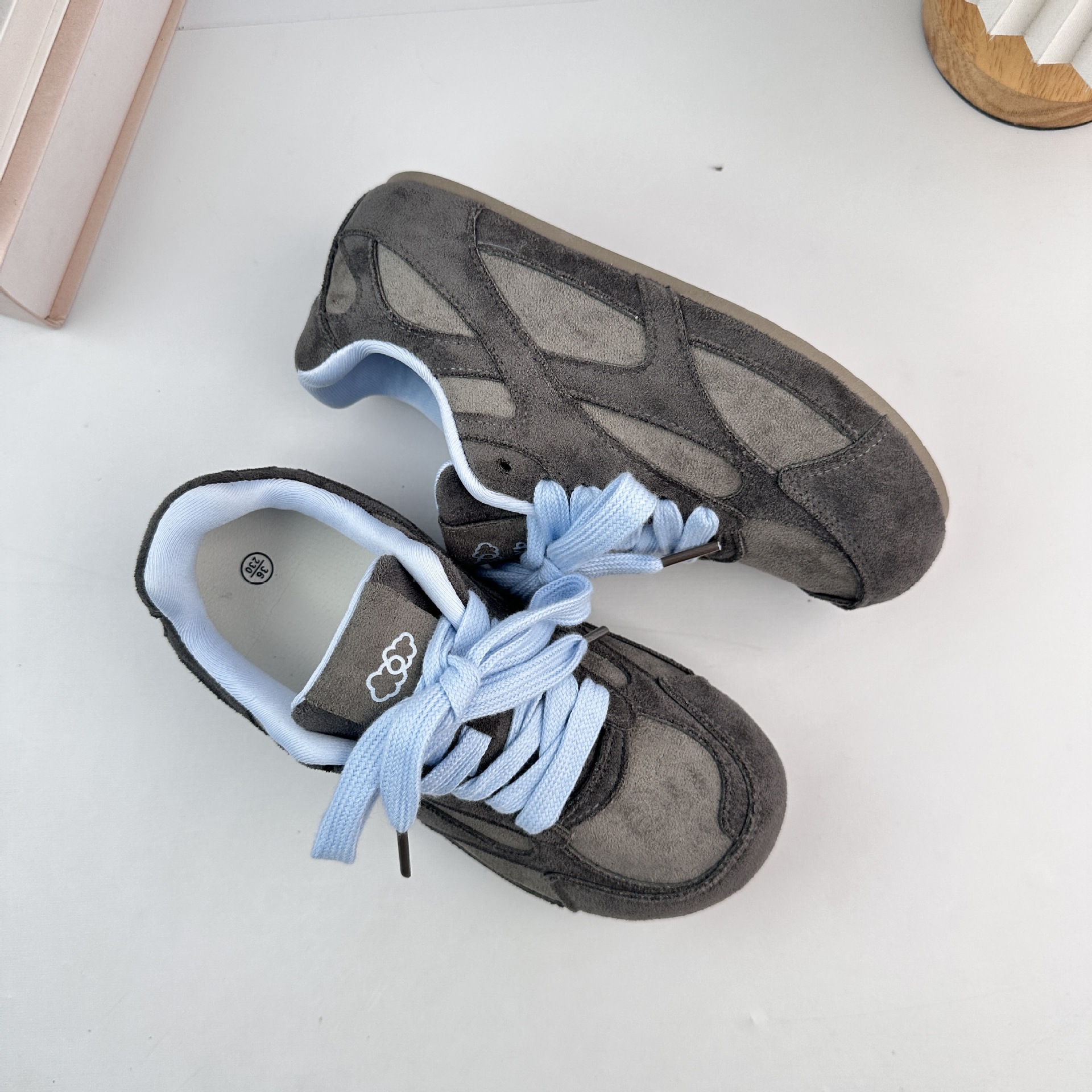 Yuanbo 2025 otoño nuevo zapato de skate estudiantil en línea popularidad en vivo retrófeo bonito deportivo universal Agam zapatos de mujer