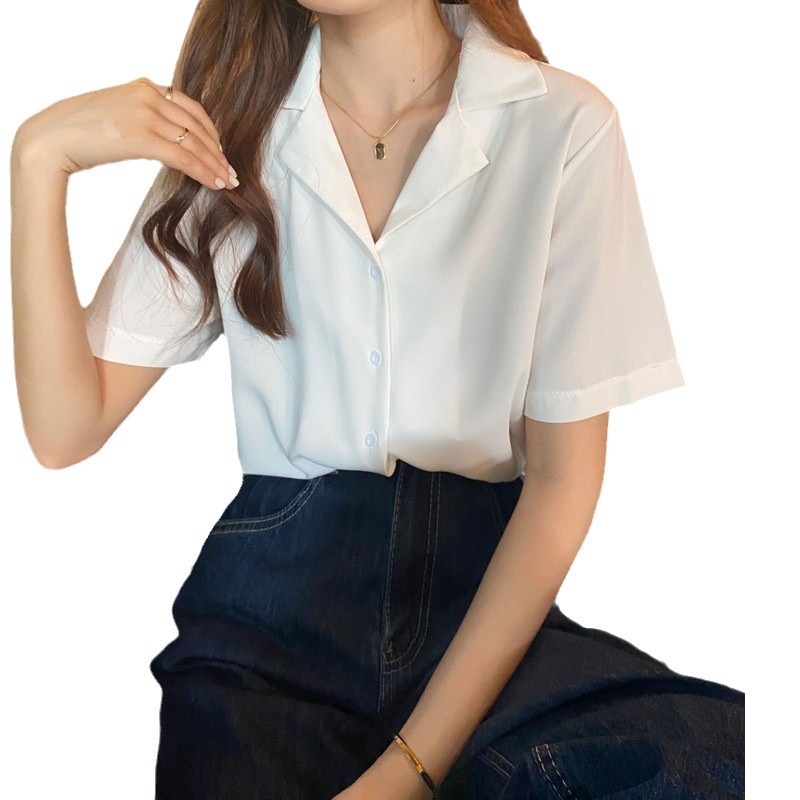 여자 2024 봄과 가을 우아한 옷깃 셔츠 틈새 디자인 여성을위한 최고 느슨한 올매치 반팔 셔츠