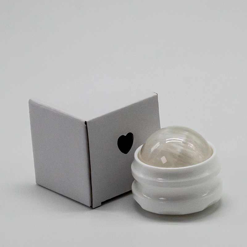 흰색 배경/흰색 공