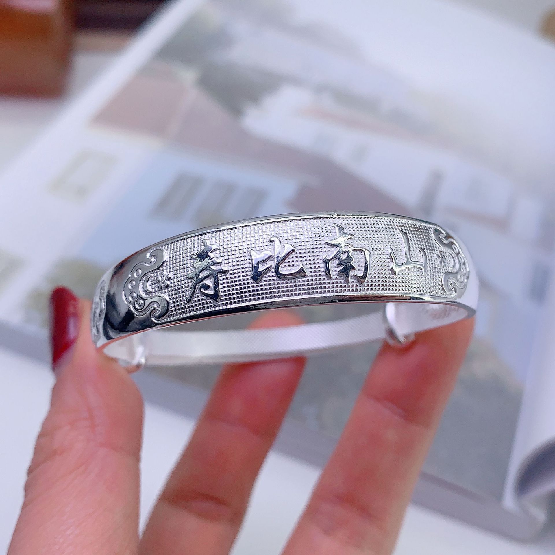 伟德国际小猫买回来几天才能认主人