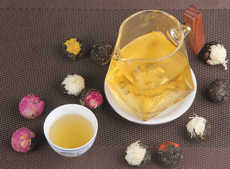 Yunnan Raw Pu-erh Flower Tea Dragon Balls Gift Box Six Floral Flavors 144g preparation