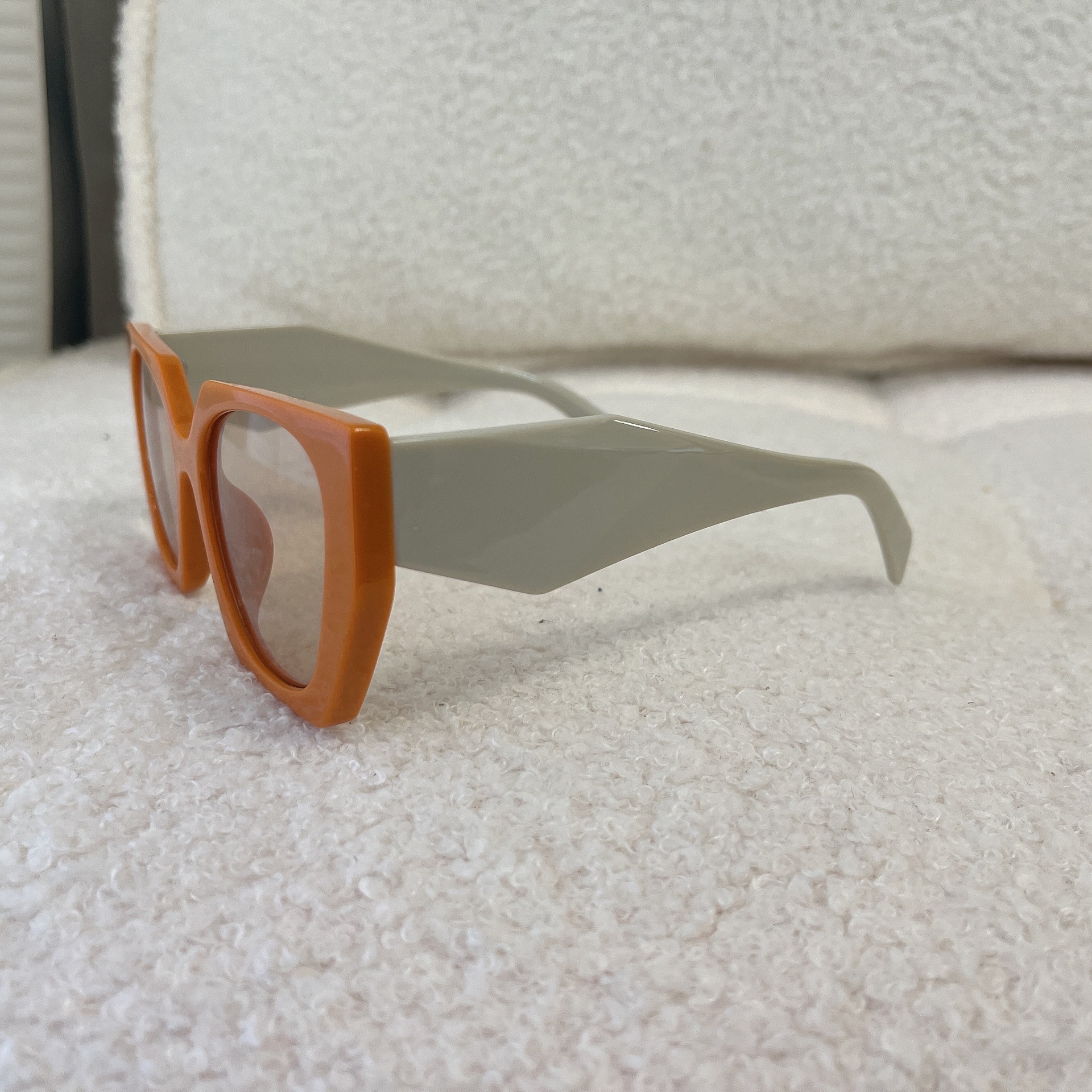 Color blanco caramelo a juego