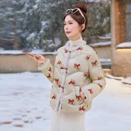 新中式小马印花羽绒服女2025冬季新款复古风水貂毛盘扣白鸭绒外套