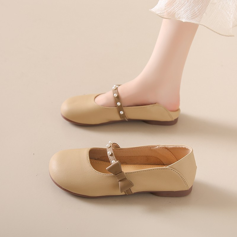 Zapatos de cuero franceses poco profundos para mujeres 2026 nuevos zapatos de perlas casuales de primavera redondas con falda