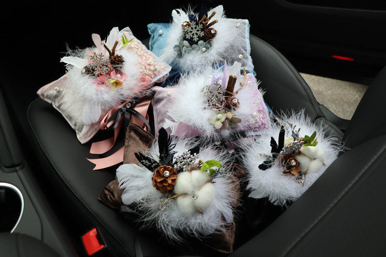 Cottonwood Bamboo Charcoal Car Fragrance Sachet for Odor Removal, Creative and High-End Car Interior Decoration Ornament