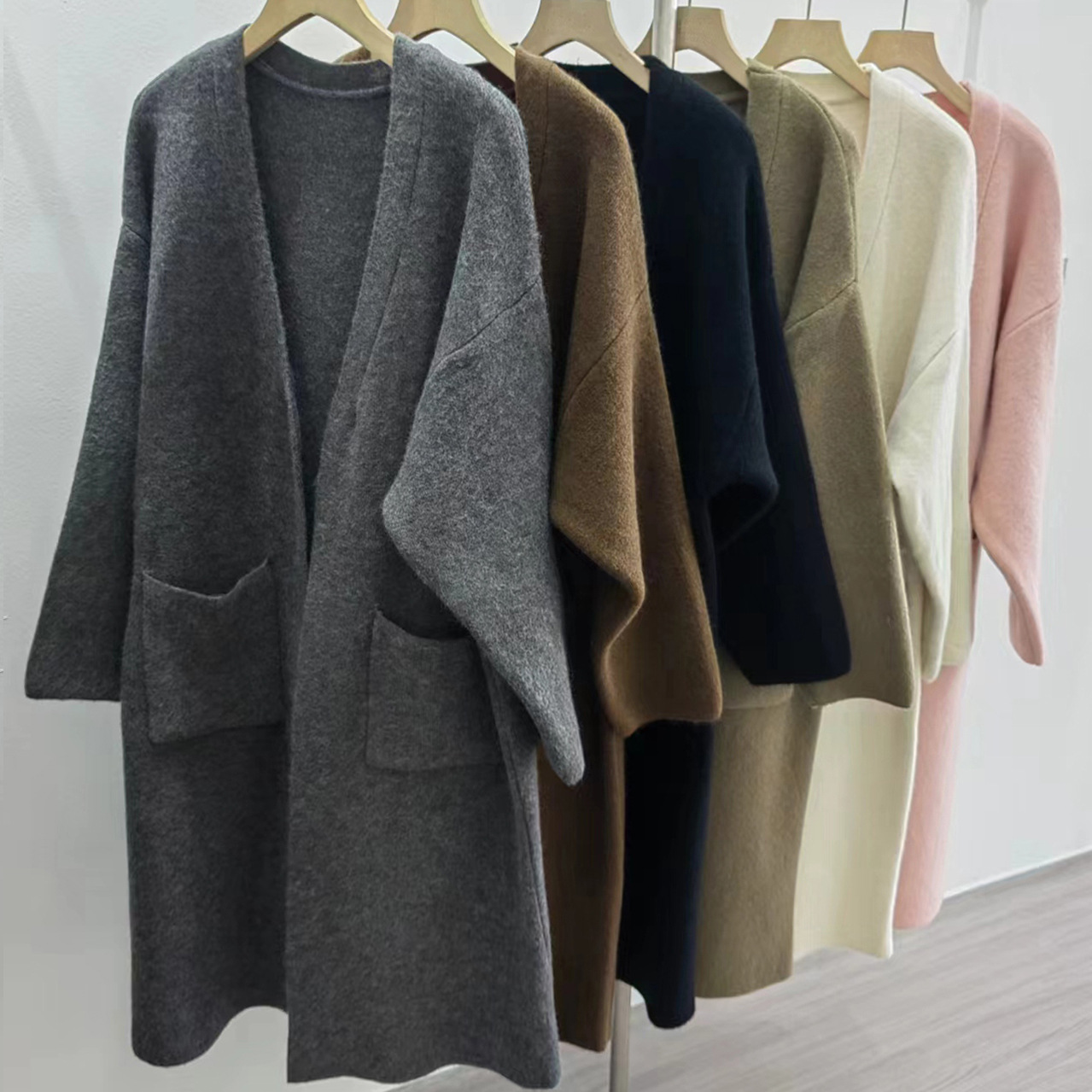 770g Weight Wholesale Women's Casual Classic Style Solid Color Long Sleeve Sweaters & Cardigans