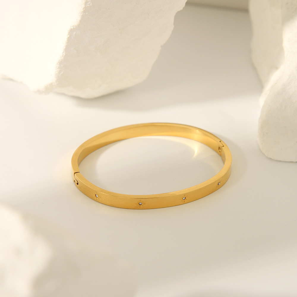 Venta caliente transfronteriza de 5mm pequeño de acero inoxidable ocho mang estrella 18K no se desvanece a prueba de agua pulsera de mujer joyería chapada en oro popular