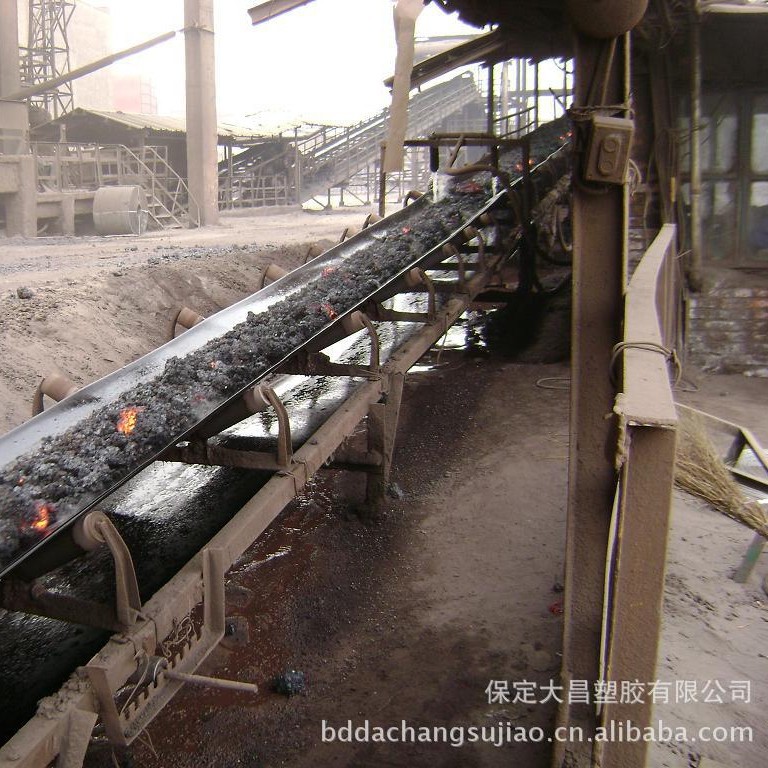 厂家直销各种型号强力橡胶输送带耐磨输送带、耐热耐高温输送带