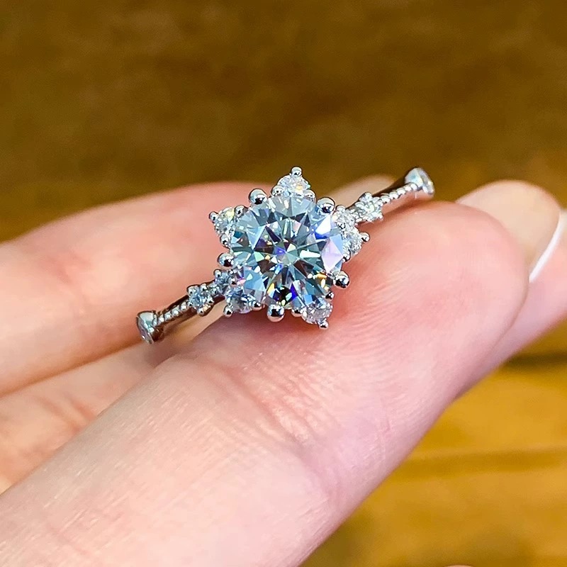 Light Luxury Rose Gold Star Six-Claw Simulated Moissanite 1 Carat Snowflake Engagement Diamond Ring for Women Geometric
