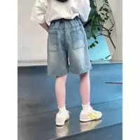 Модные джинсовые капри для девочек, стильные повседневные укороченные брюки, детские шорты, новая коллекция лета 2025 года.