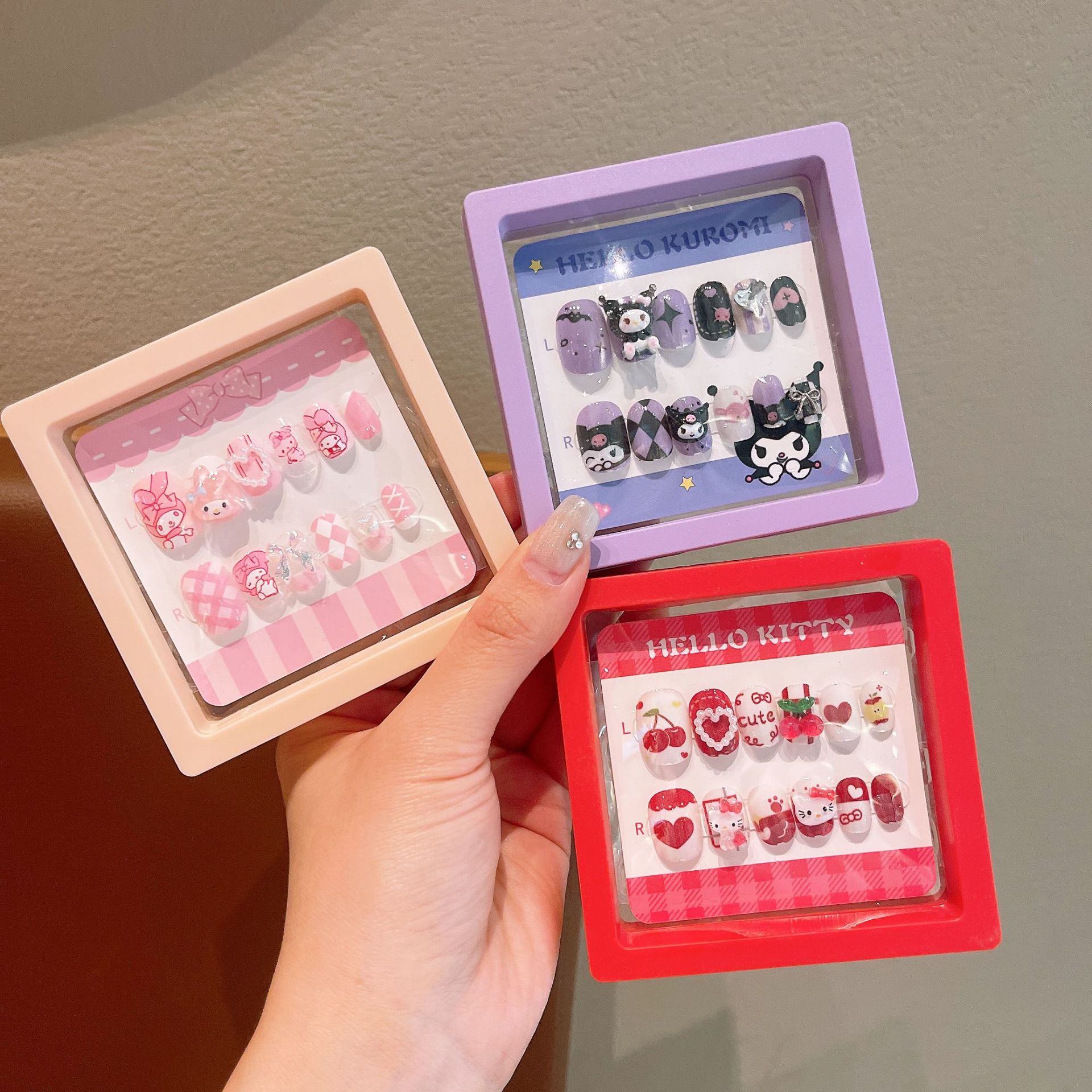 Uñas postizas removibles para niñas, en caja, con diseños de dibujos animados, pegatinas de uñas exquisitas, piezas de uñas.