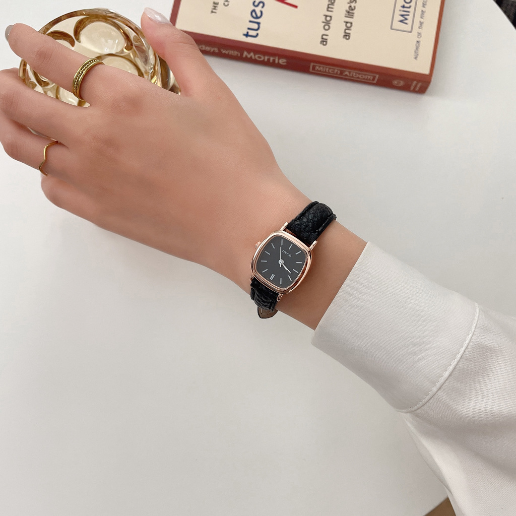 Fashionable Ladies Watch