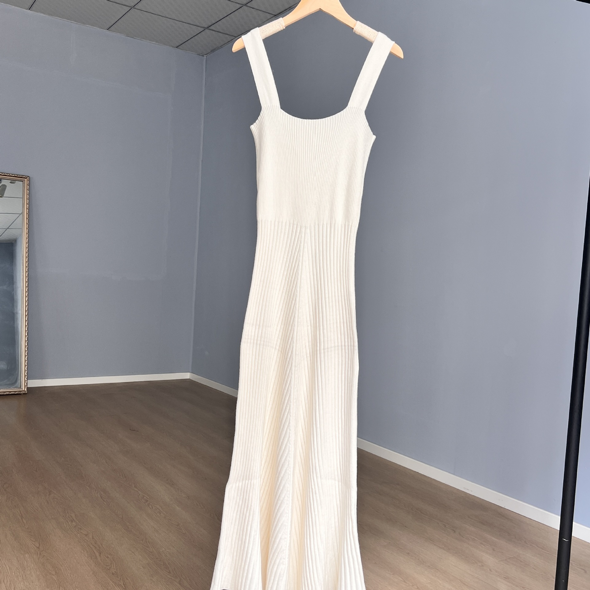 嘉織無地キャミソール風マタニティワンピースニットスクエアネックゆったりセクシー秋冬セーターロングワンピースB8002