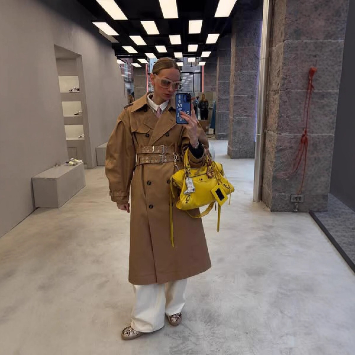 25欧美秋冬外贸女装经典卡其双排扣风衣通勤风设计感双腰带外套