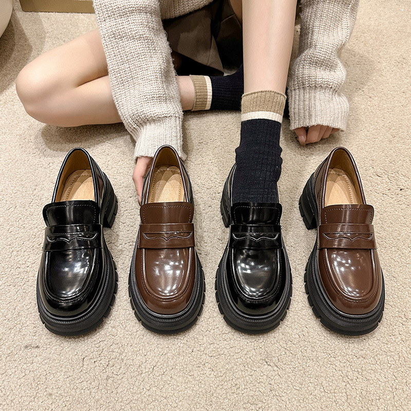 棕色复古英伦风厚底小皮鞋女2023新款秋天法式配裙子乐福单鞋