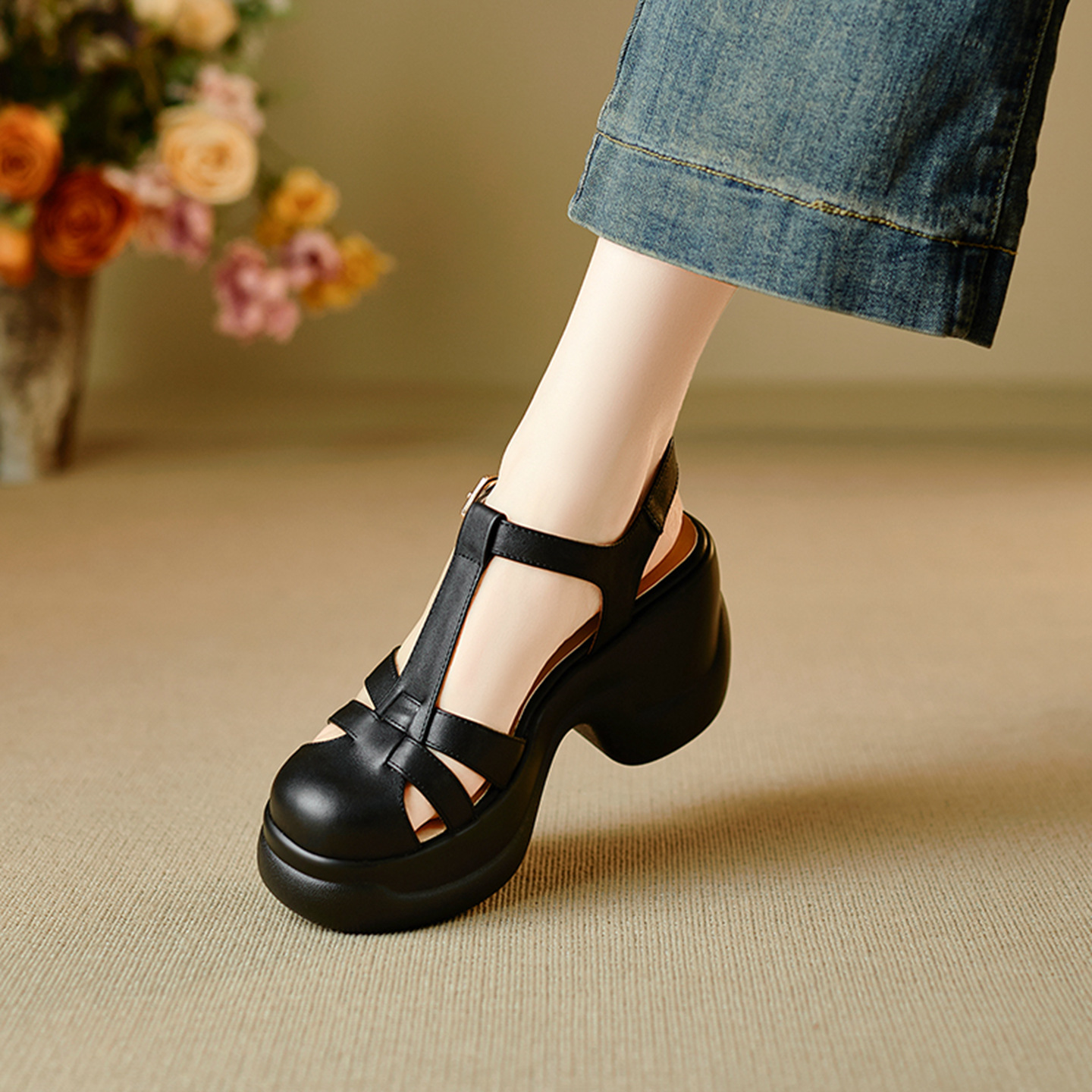 Sandal nữ quai chữ T đế xốp dày phong cách La Mã — đen