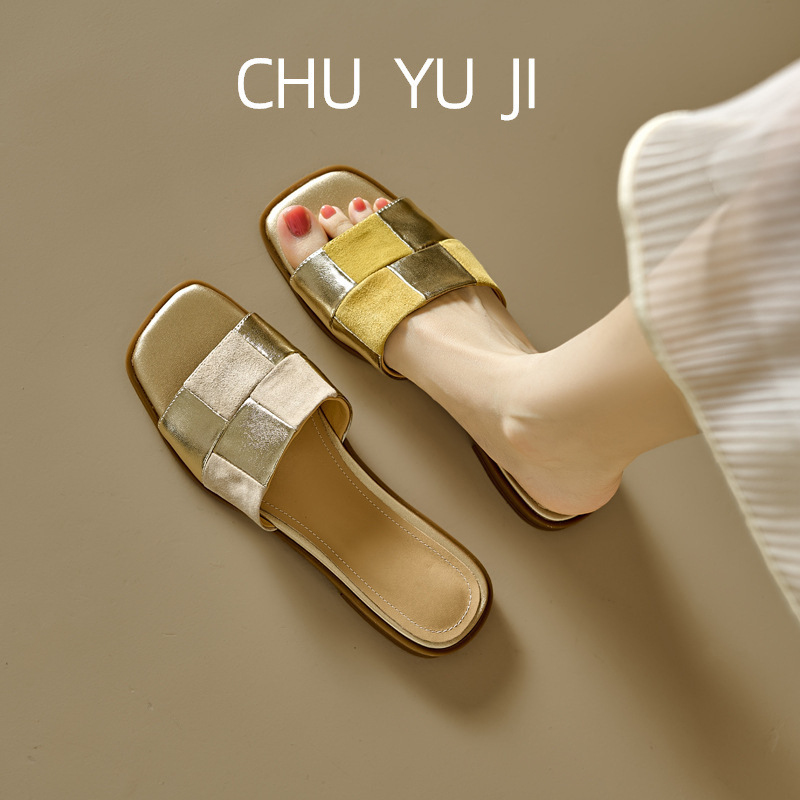 French Style Golden Flat Slippers Women's 2025 New Summer Outer Wearing Woven Exquisite Soft Bottom Comfortable Open Toe Sandals