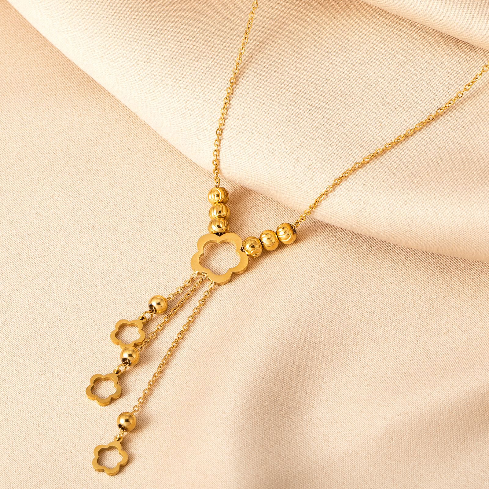 Retro Flower Stainless Steel Titanium Steel Plating Necklace 1 Piece