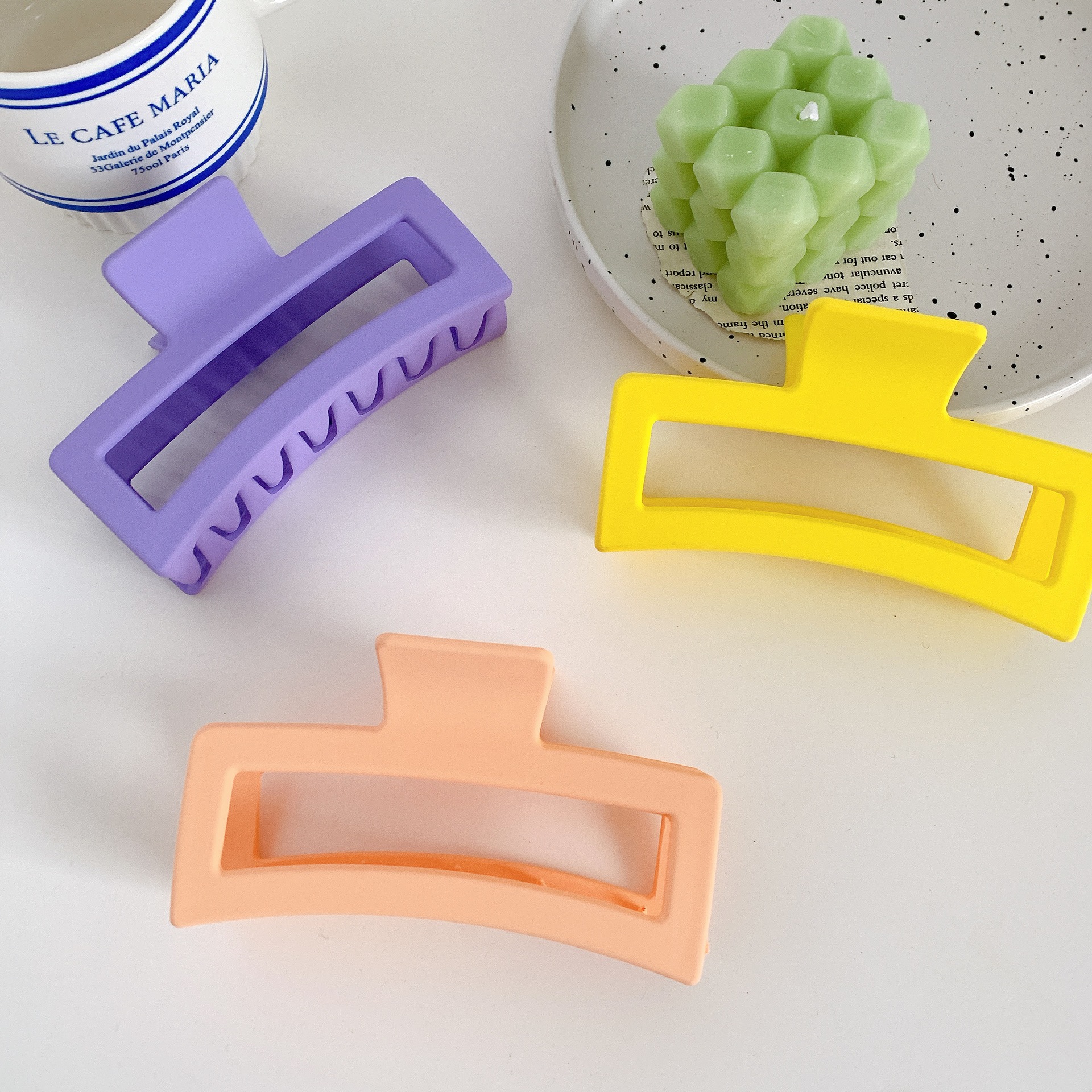 Plastic Material Simple Style Solid Color Plastic Handmade Hair Claws 1 Piece