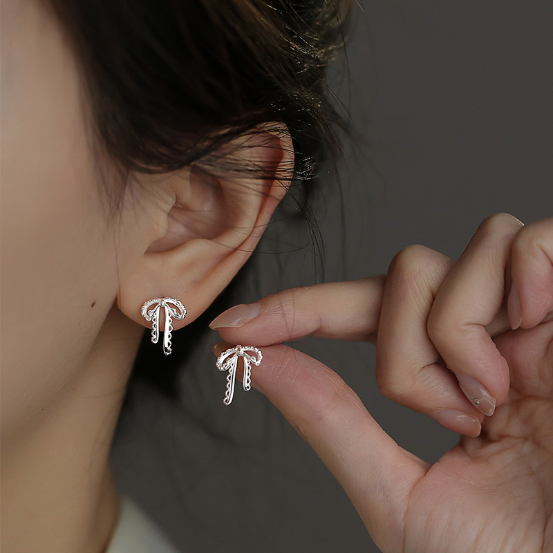 Design cute sophisticated small fresh elegant earrings with bow