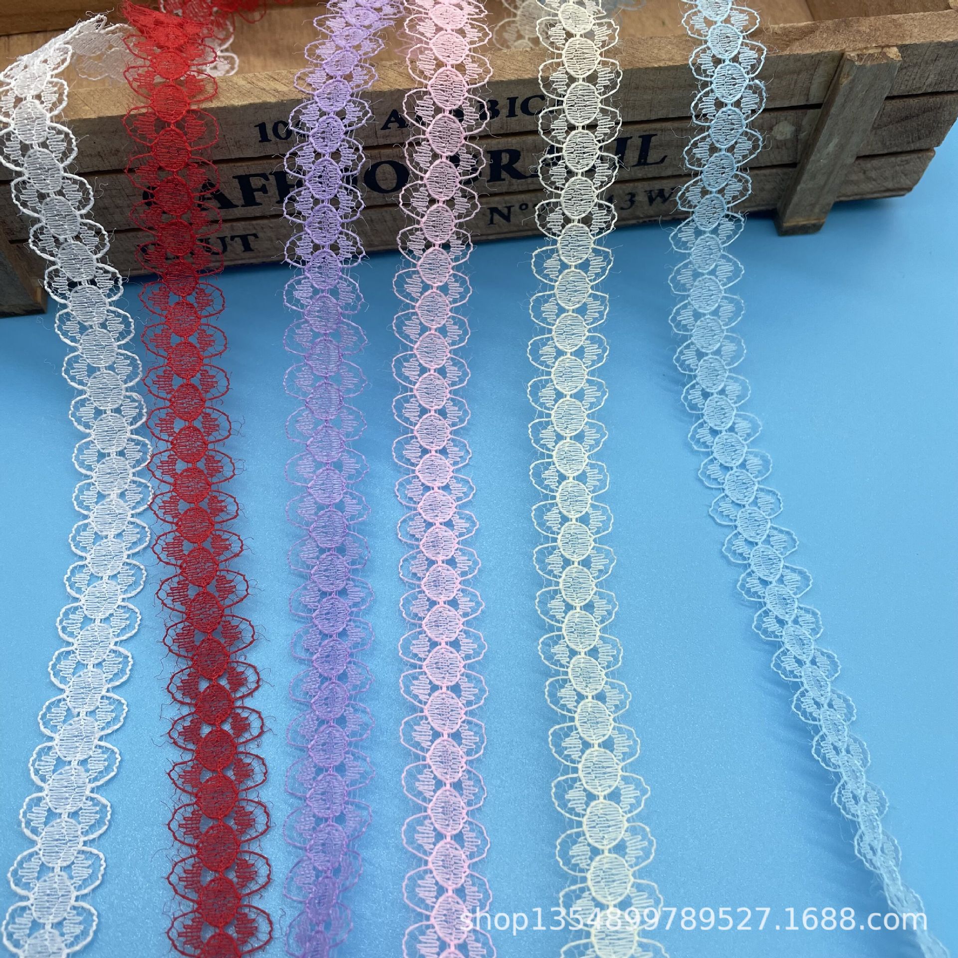 140现货1.3cm多色小蕾丝花边 舞蹈鞋工艺品蕾丝花边 礼盒装饰花边