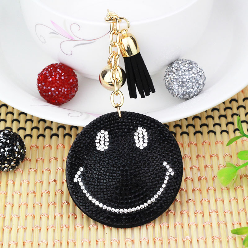 Nuevo creativo cara sonriente coreana llavero de diamante de moda borda de dama bolsos colgantes joyerías de comercio exterior al por mayor
