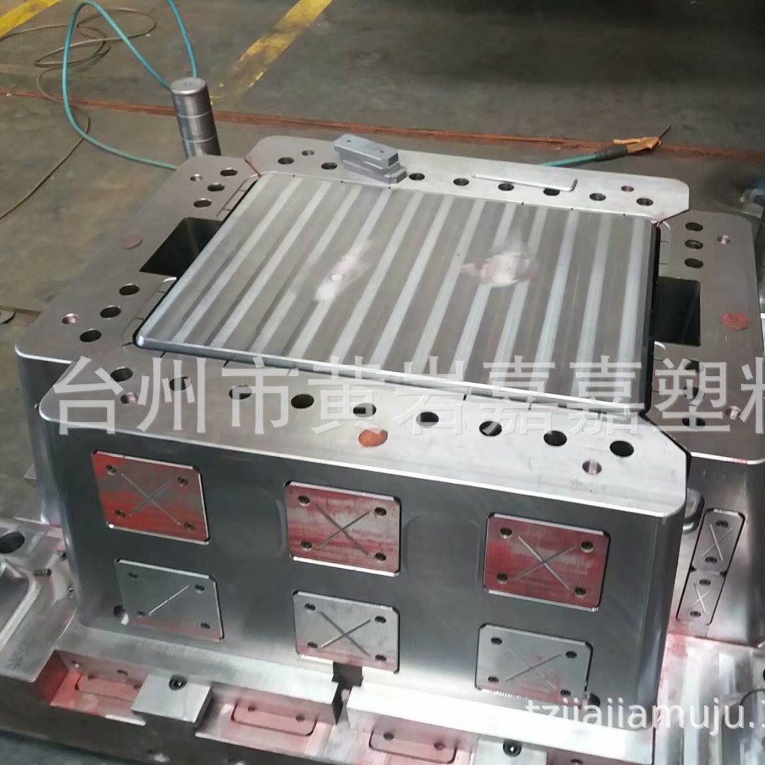 海鲜保鲜运输箱模具制造