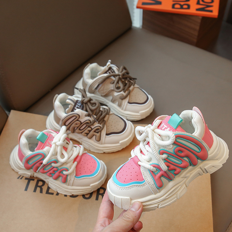 Zapatos para niños Otoño e Invierno zapatillas de deporte para niñas zapatos para niños zapatos de papá para niños letras de estilo coreano zapatos para correr para niños medianos y grandes de fondo suave