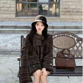 美式小众别致绝美复古格纹斗篷披肩呢大衣女冬气质氛围感呢子外套