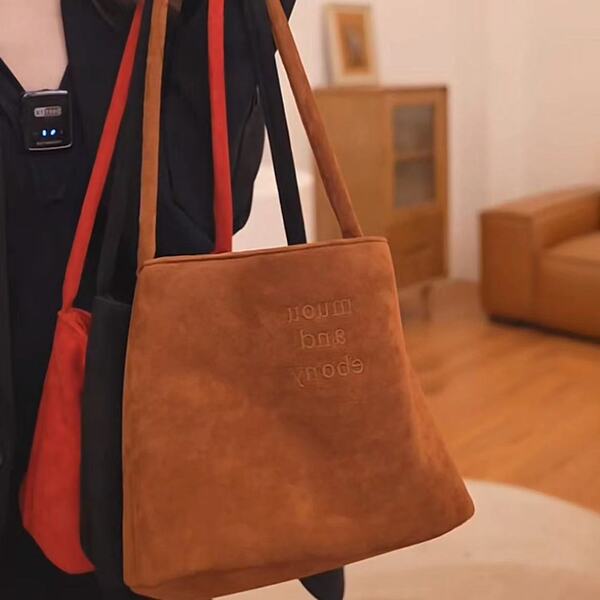Demi-season one-shoulder bag, capacious underarm bag for leisure, shoulder bag, 2023 collection